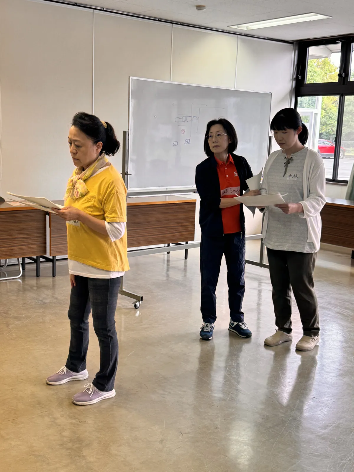 わたらせ演技研究所　台本の読み合わせ。声に出して掛け合いを確かめます